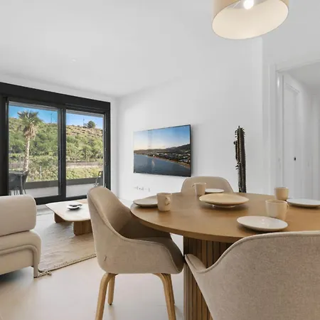 Luxury Higueron: Piscina A Pasos Del Tren アパート *