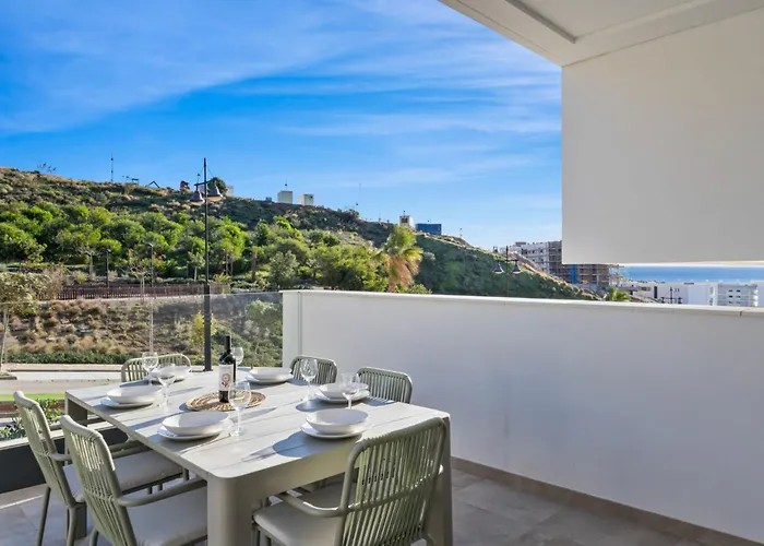 Luxury Higueron: Piscina A Pasos Del Tren アパート *