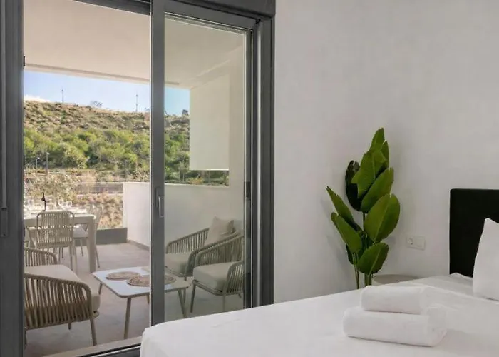 アパート Luxury Higueron: Piscina A Pasos Del Tren