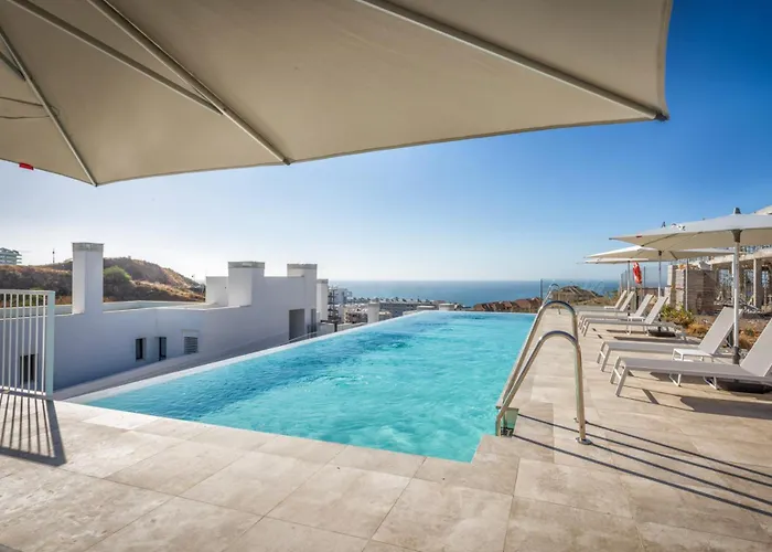 Luxury Higueron: Piscina A Pasos Del Tren