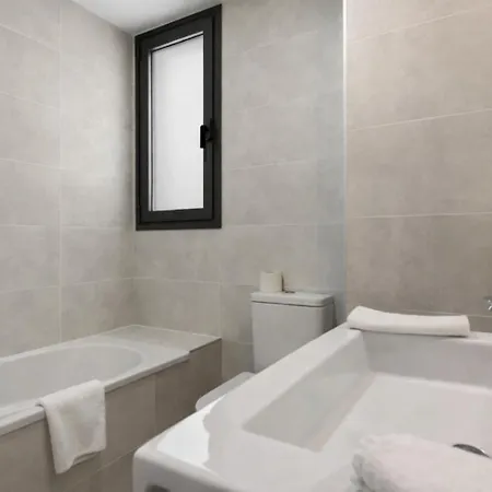 Luxury Higuerón: Piscina A Pasos Del Tren