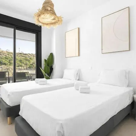Luxury Higuerón: Piscina A Pasos Del Tren Apartamento Fuengirola