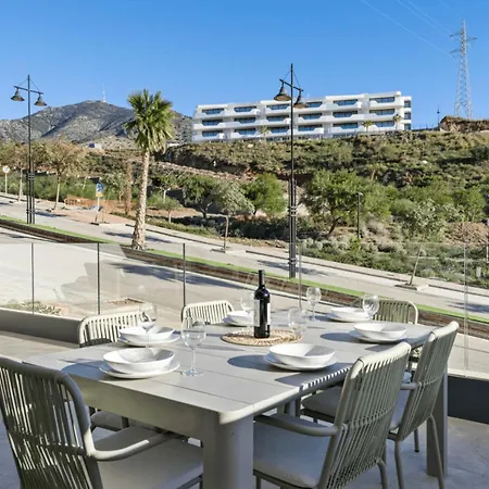 Lägenhet Luxury Higueron: Piscina A Pasos Del Tren *