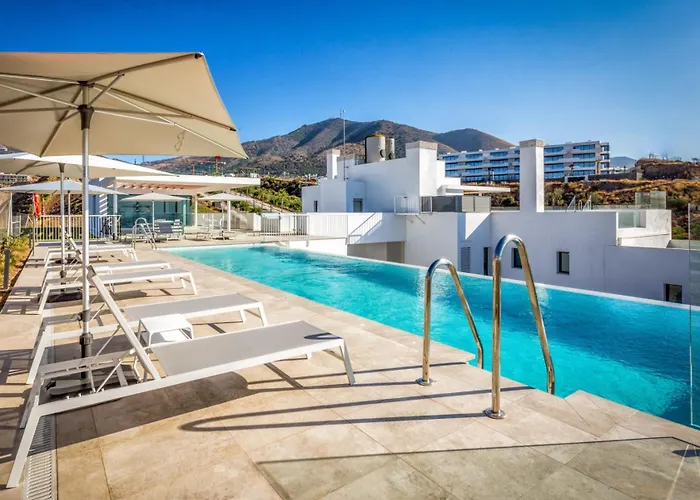 Luxury Higueron: Piscina A Pasos Del Tren Lägenhet Fuengirola