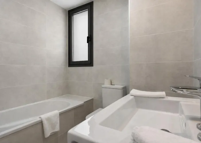 Luxury Higueron: Piscina A Pasos Del Tren