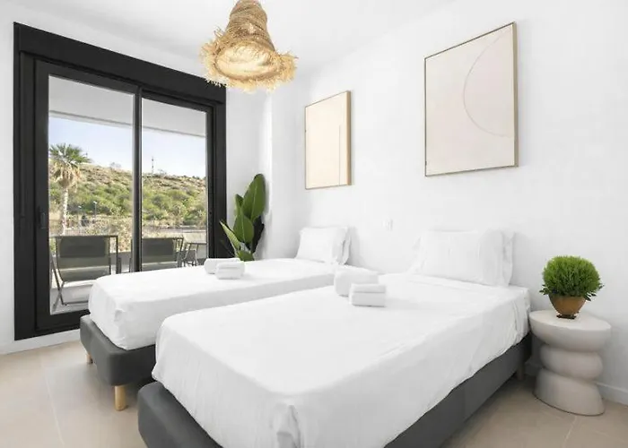 Luxury Higueron: Piscina A Pasos Del Tren Lägenhet Fuengirola